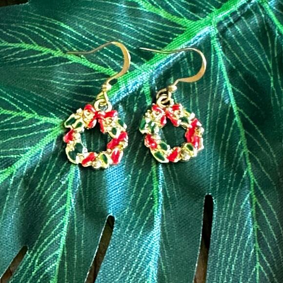 BOGO FREE CHRISTMAS WREATH EARRINGS - Picture 1 of 5